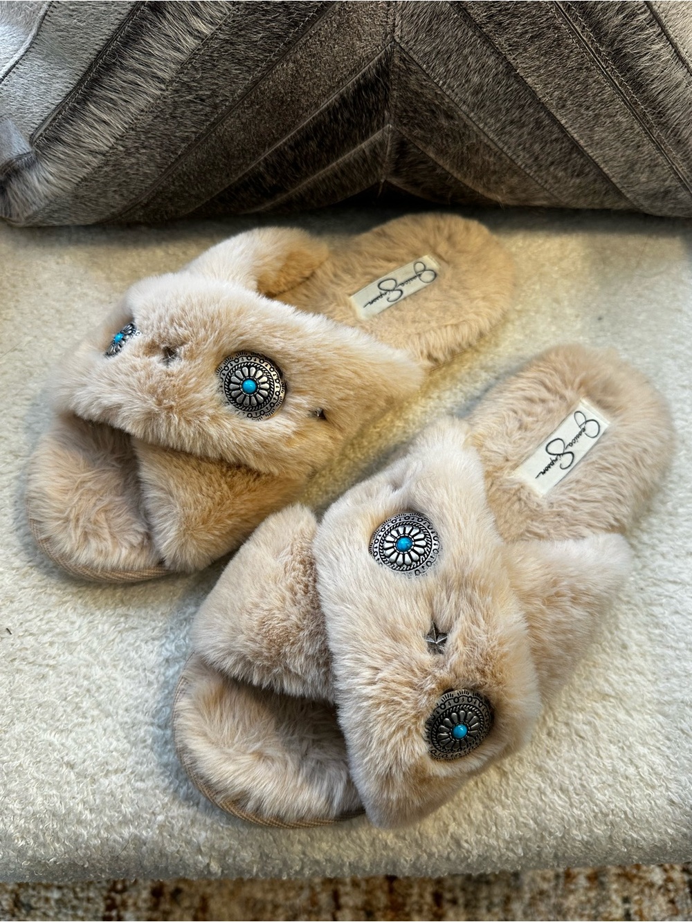 Jessica Simpson Western Beige Faux-Fur Slide Slippers with Turquoise Accent